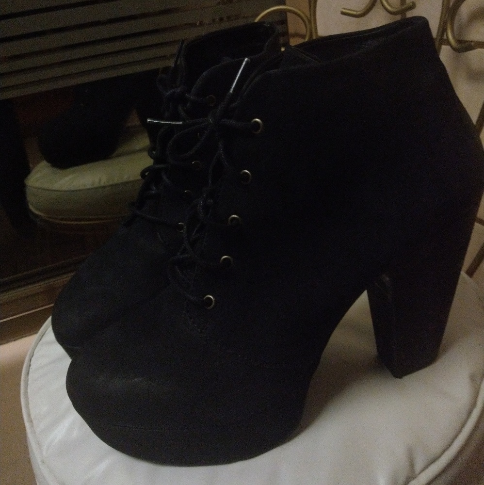 Steve madden suede platform heel boots